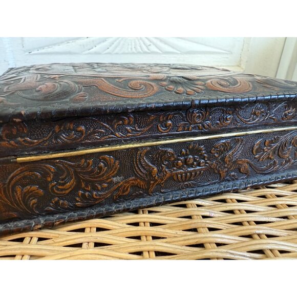 Vintage 60's Spanish Don Quixote Tooled Leather Cigarette Box - Picture 14 of 16